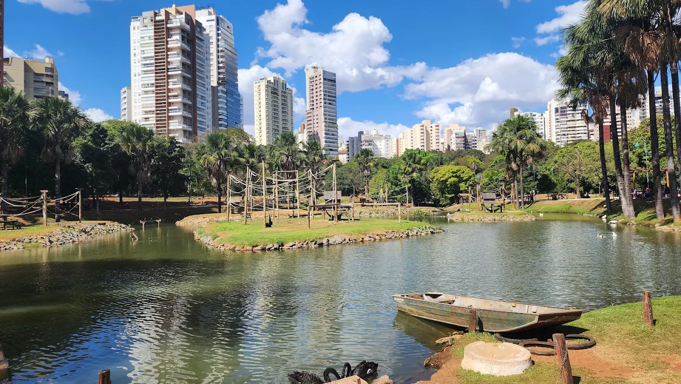 Lago das Rosas em Goiânia